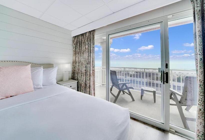 سوییت با چشم‌انداز دریا, Montreal Beach Resort