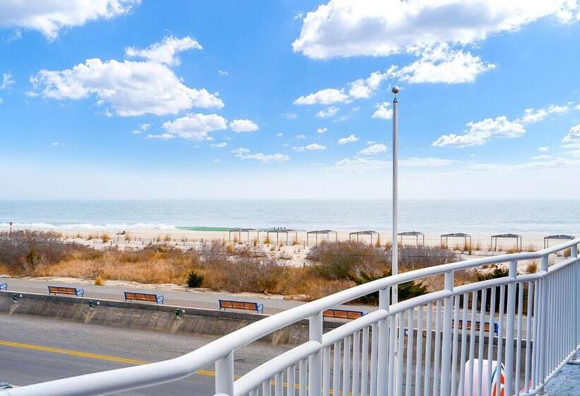 اتاق استاندارد با چشم‌انداز دریا, Montreal Beach Resort