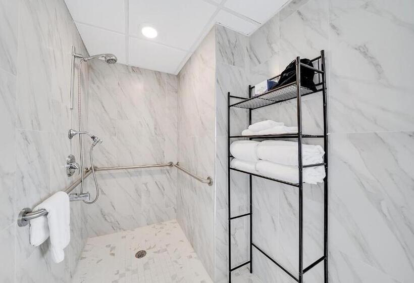 اتاق استاندارد با تراس و چشم‌انداز دریا, Montreal Beach Resort
