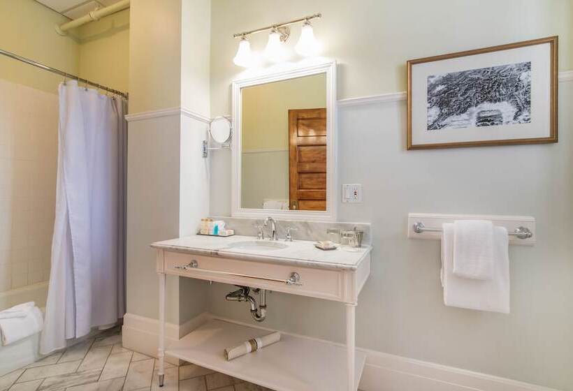Семейный Номер, Omni Mount Washington Resort & Spa