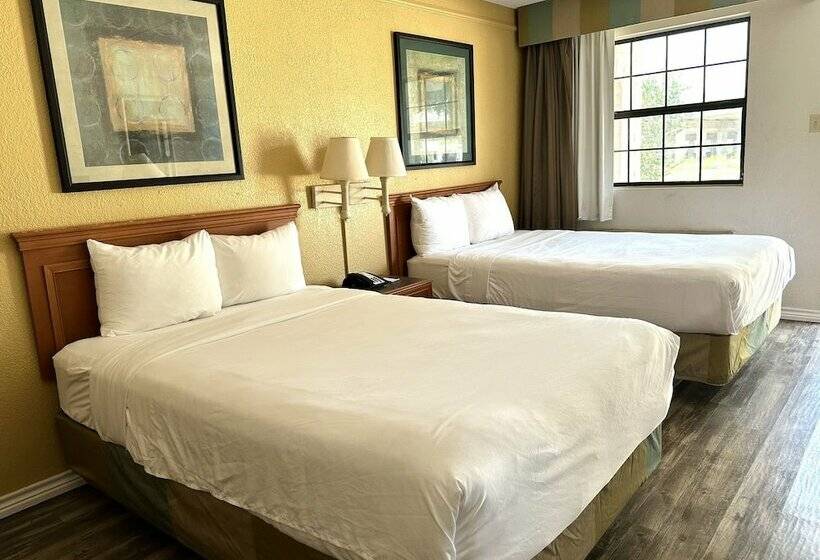 Номер Стандарт 2 Двуспальные Кровати, Quality Inn Nacogdoches Near University