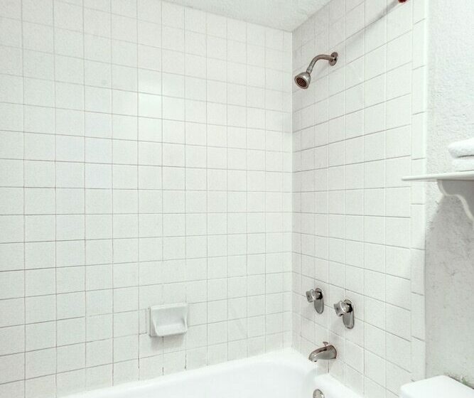 ２ダブルベッドのスタンダードルーム, Quality Inn Nacogdoches Near University