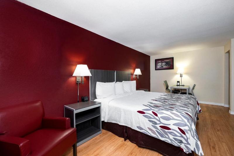 Номер Deluxe Адаптированный для Инвалидов, Red Roof Inn Houston North   Fm1960 & I 45