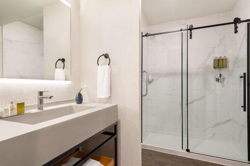 اتاق استاندارد برای معلولان, Doubletree By Hilton San Francisco South Airport Blvd