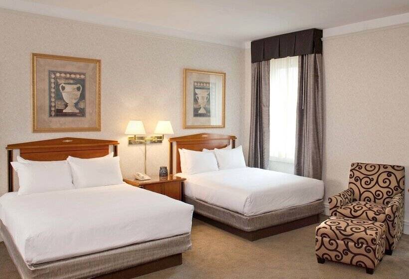 Номер Deluxe, Hilton Cincinnati Netherland Plaza
