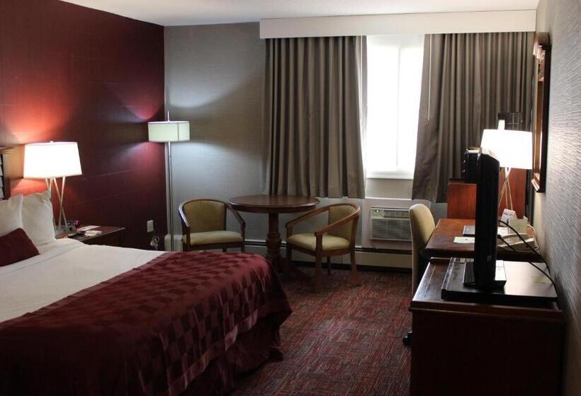 带大床的豪华间, Ramada By Wyndham Grand Forks