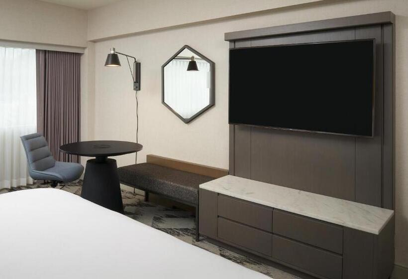 Стандартный Номер Кровать Кинг, Sheraton Detroit Novi