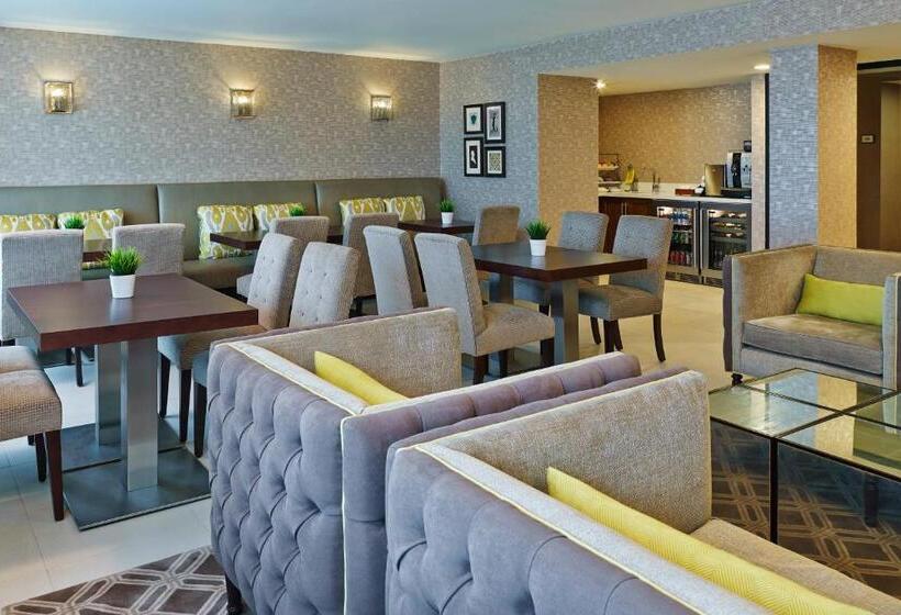 Номер Клуб, Sheraton Detroit Novi