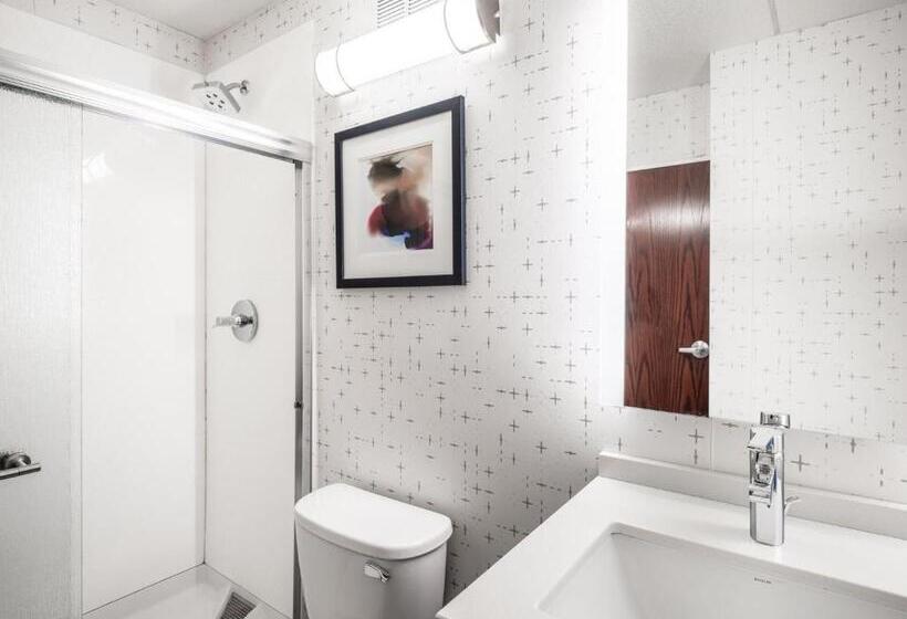 프리미엄 룸, Crowne Plaza Milwaukee South, An Ihg