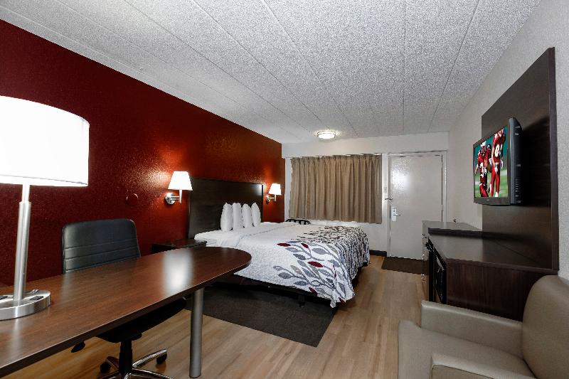 带大床的高级房间, Red Roof Inn Washington, Pa