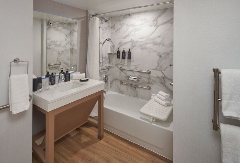 اتاق استاندارد با 2 تخت دوبل, Sheraton Pittsburgh Hotel At Station Square