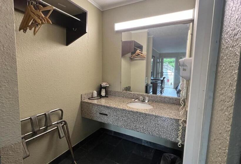 Номер Стандарт, Travel Inn Kingsport