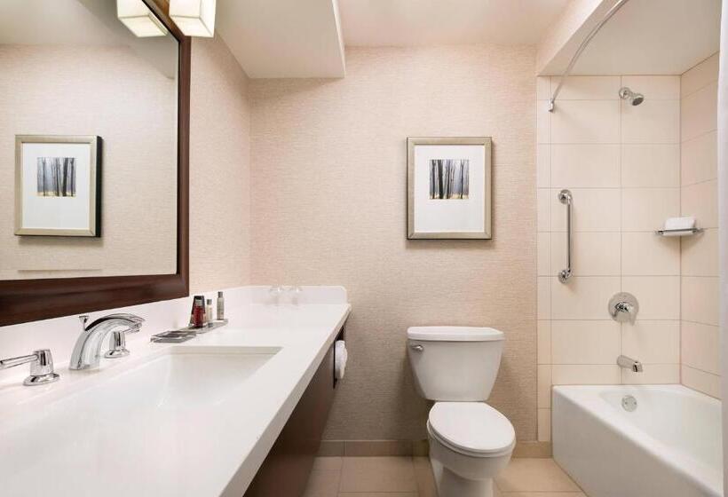 이그제큐티브 스위트 킹침대, Chicago Marriott Naperville