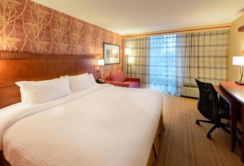 Номер Deluxe Кровать Кинг, Courtyard By Marriott Canton