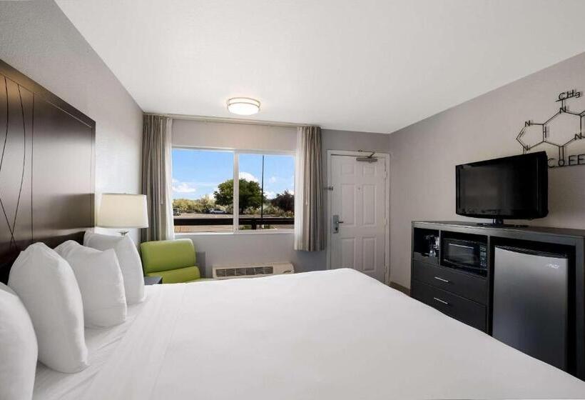 اتاق استاندارد با تخت بزرگ, Richland Riverfront Hotel, Ascend Hotel Collection