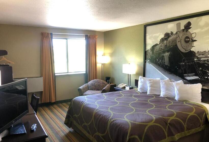 اتاق استاندارد با تخت بزرگ, Super 8 By Wyndham Topeka/wanamaker Rd/i70