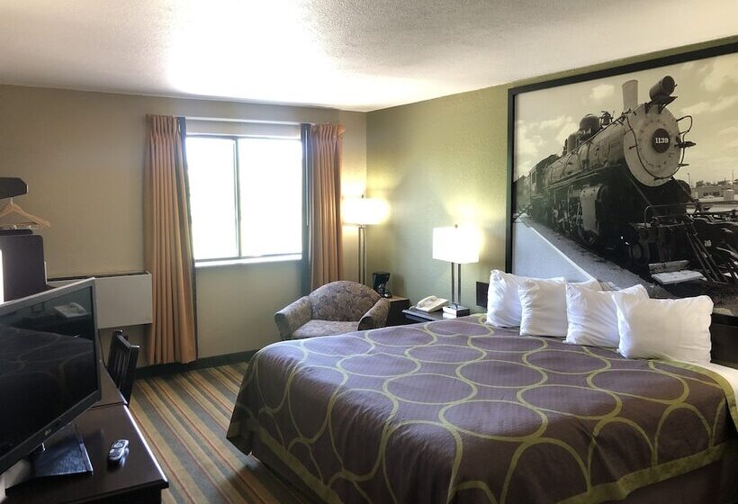 اتاق استاندارد برای معلولان, Super 8 By Wyndham Topeka/wanamaker Rd/i70
