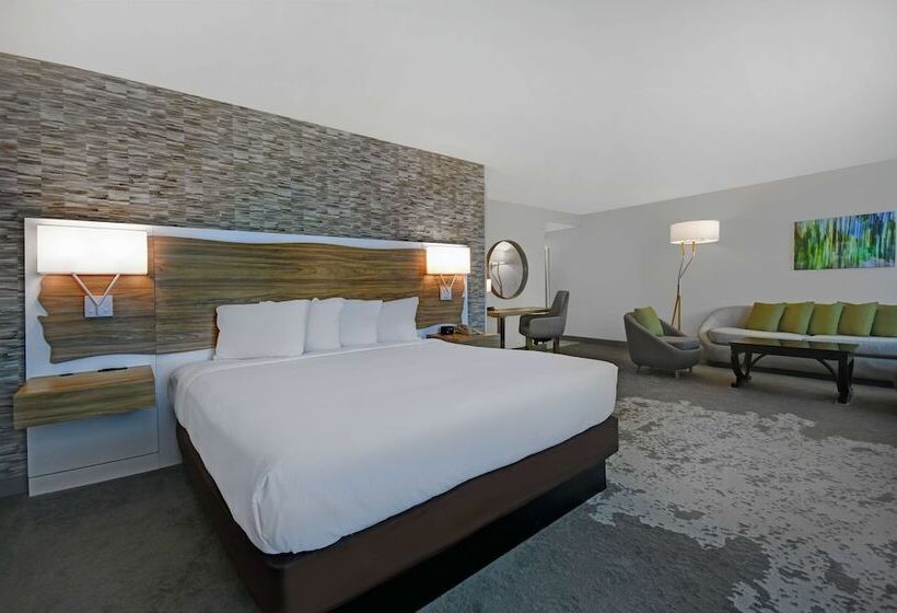 Полулюкс, Hilton Hasbrouck Heights/meadowlands