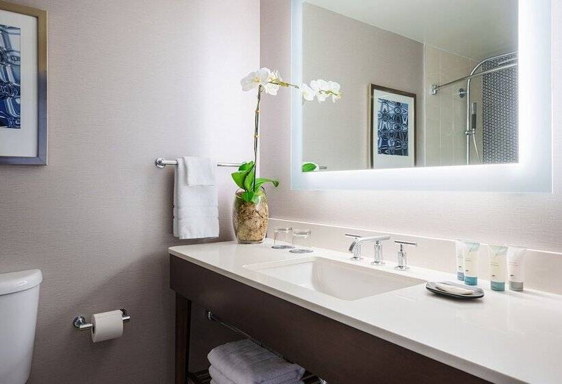 장애인을 위한 더블 침대 스탠다드 룸, The Westin South Coast Plaza, Costa Mesa