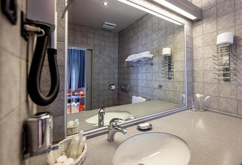 Номер Deluxe с Балконом, Boutique Hotel Kaštel