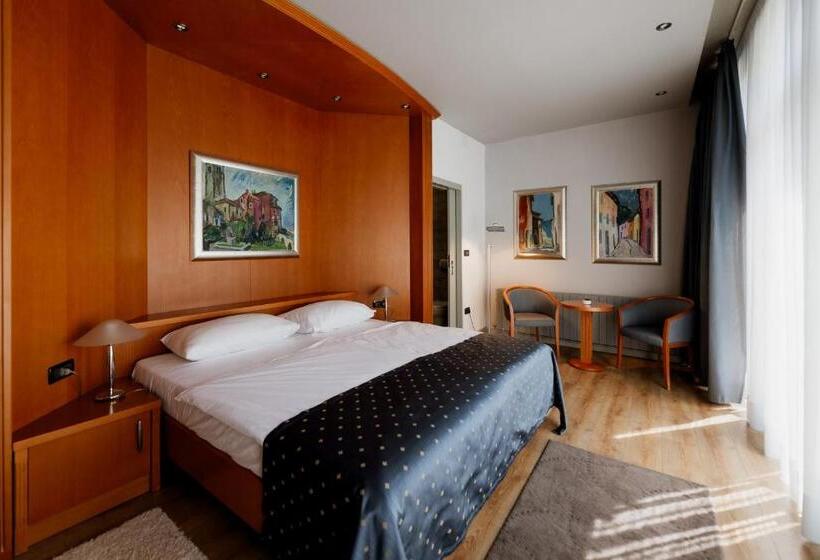 Quarto Deluxe com Sacada, Boutique Hotel Kaštel