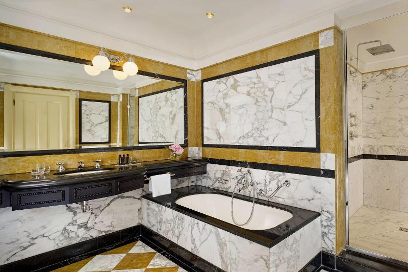 مجموعه ویستا شهر, City Hotel Ljubljana