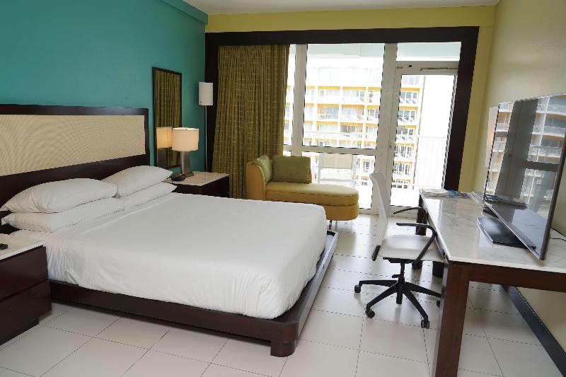 اتاق استاندارد با بالکن, The Condado Plaza