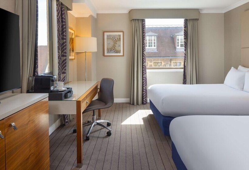اتاق استاندارد با 2 تخت دوبل, Hilton Cambridge City Centre