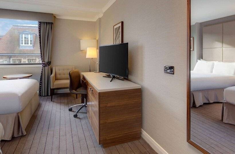 اتاق استاندارد با 2 تخت دوبل, Hilton Cambridge City Centre