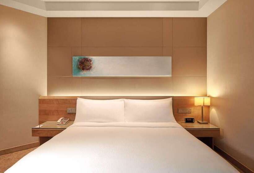 اتاق اجرایی با تخت بزرگ, Hilton Cambridge City Centre
