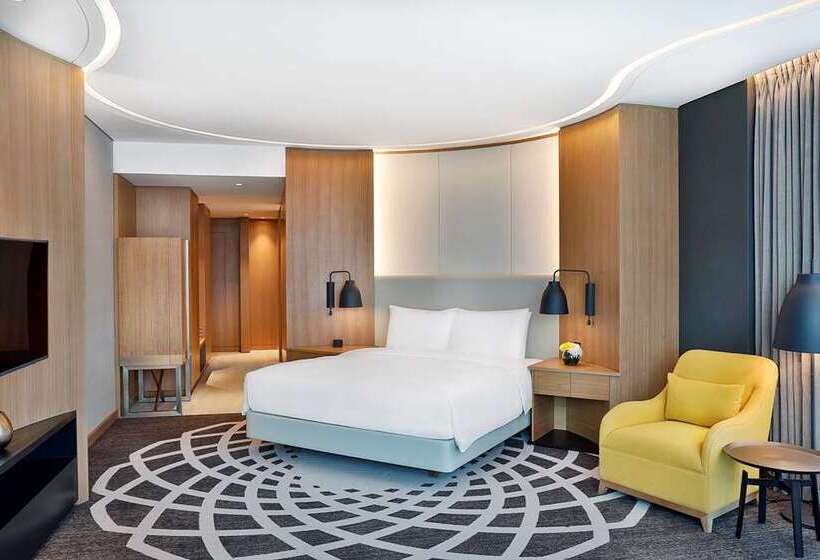 اتاق اجرایی با تخت بزرگ, Hilton Cambridge City Centre