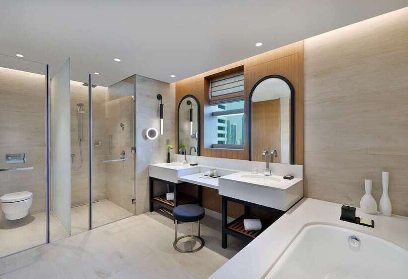 اتاق اجرایی با تخت بزرگ, Hilton Cambridge City Centre