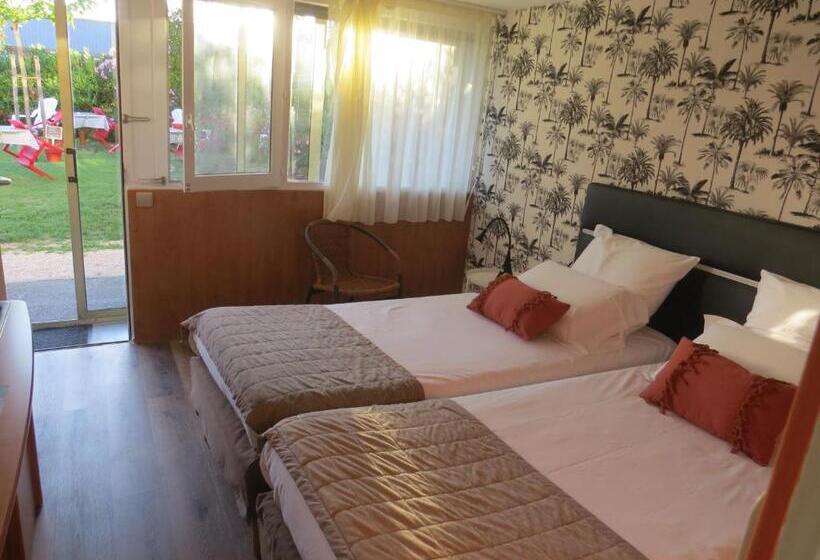 Номер Стандарт, Hôtel Kyriad Cap Sud