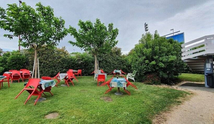 Номер Стандарт Двуспальная Кровать, Hôtel Kyriad Cap Sud