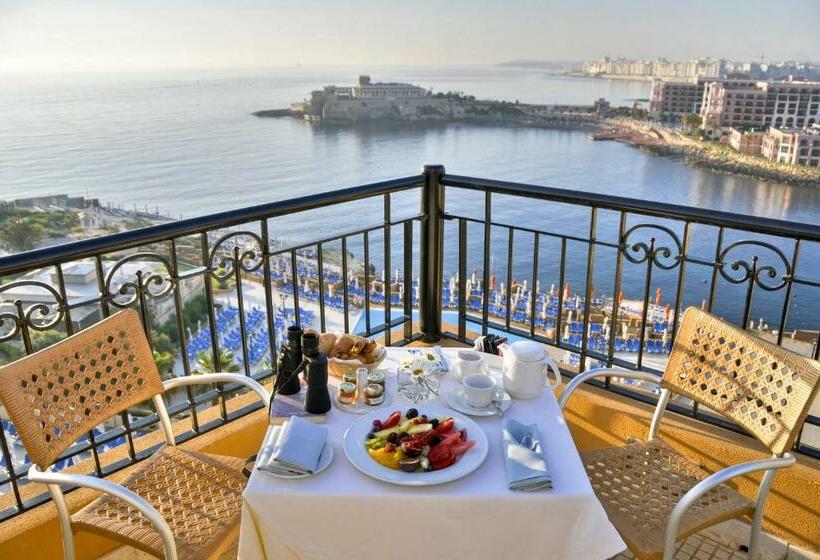 سوییت جونیور با چشم‌انداز دریا, Corinthia St George S Bay