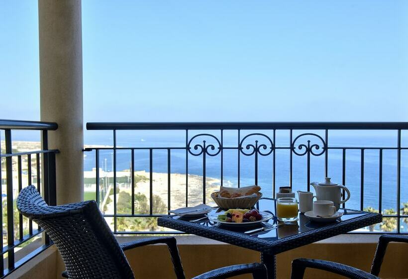 اتاق اجرایی با چشم‌انداز دریا, Corinthia St George S Bay