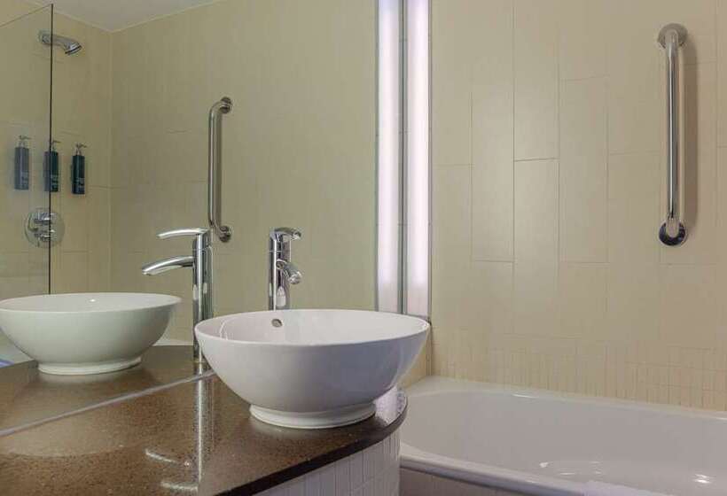 اتاق سوپریور با تخت بزرگ, Hilton Prague Old Town