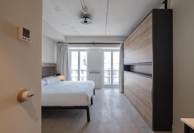 اتاق سوپریور خانوادگی, Latroupe Grand Place Hostel