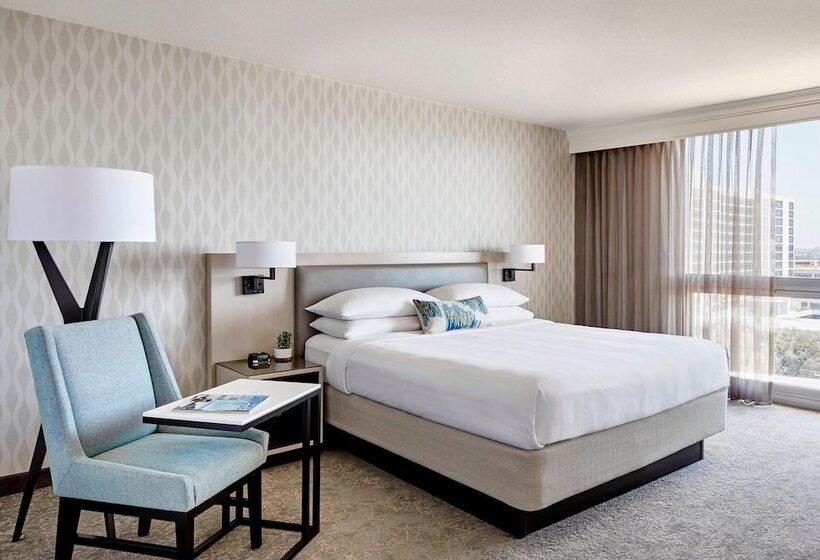俱乐部房间, Los Angeles Airport Marriott