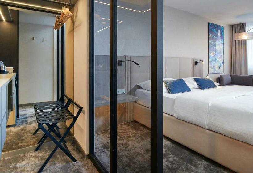 Quarto Executivo, Orea Hotel Pyramida Praha