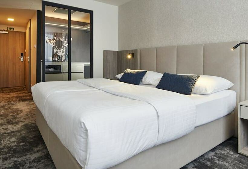 Quarto Executivo, Orea Hotel Pyramida Praha