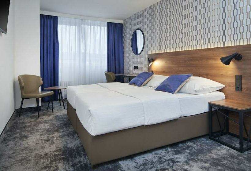 Quarto Deluxe, Orea Hotel Pyramida Praha