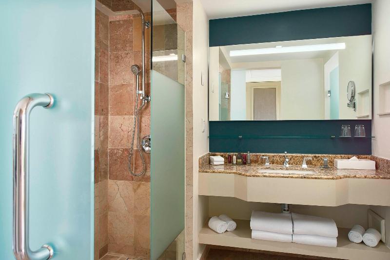 اتاق استاندارد با تخت بزرگ, Marriott Puerto Vallarta Resort & Spa