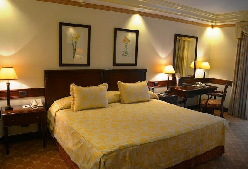 جناح جونيور, Olissippo Lapa Palace – The Leading Hotels Of The World