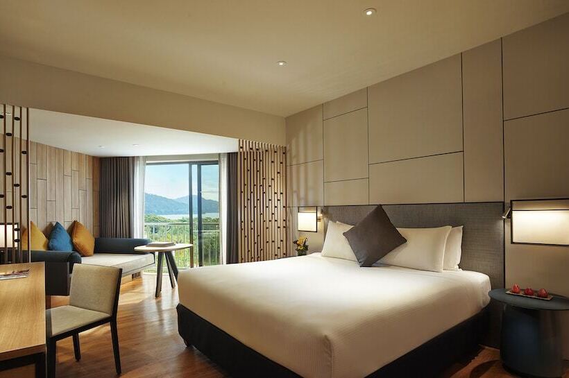 Номер Deluxe, Parkroyal Penang Resort