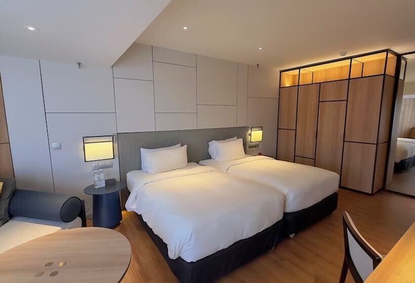 Номер Deluxe Вид на Море, Parkroyal Penang Resort