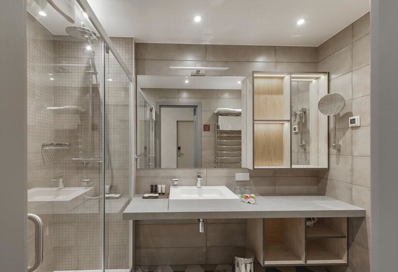 Quarto standard, Metropole Hotel By Semarah