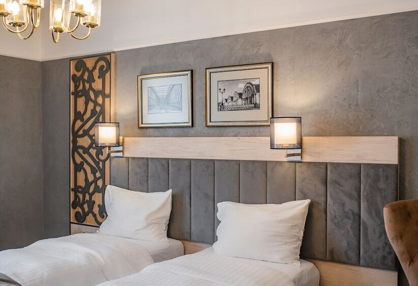 Quarto standard, Metropole Hotel By Semarah
