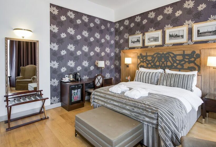 Quarto superior, Metropole Hotel By Semarah