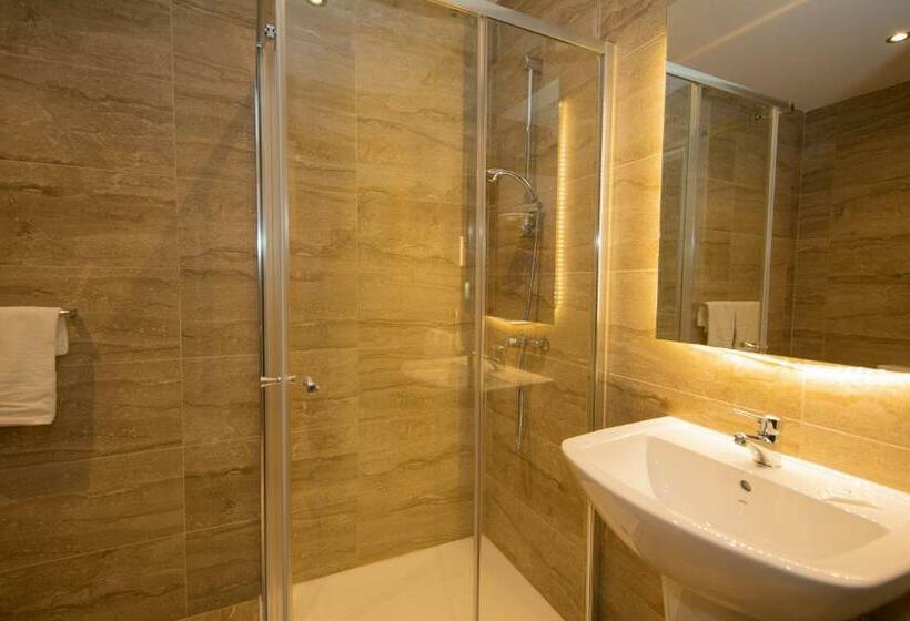 Трехместный Номер Базовый, Relax Inn